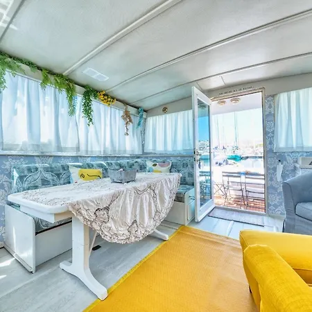 Holiday home Houseboat Isurus Quinto *