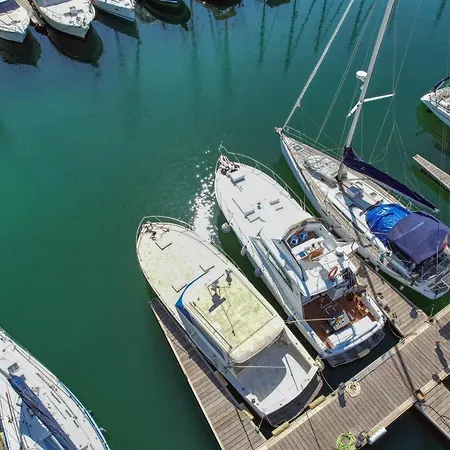 Houseboat Isurus Quinto Holiday home *