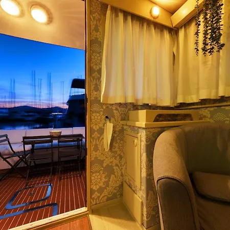 Holiday home Houseboat Isurus Quinto *