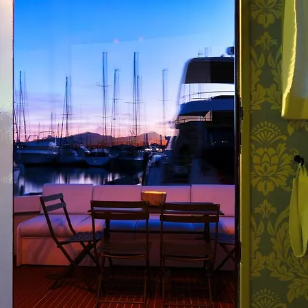 Houseboat Isurus Quinto