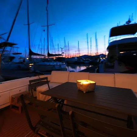Holiday home Houseboat Isurus Quinto *