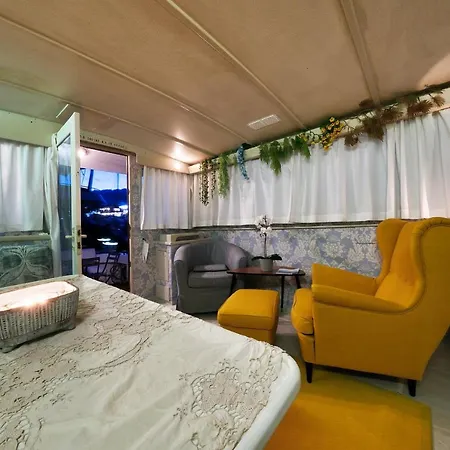 Houseboat Isurus Quinto