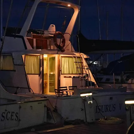 Houseboat Isurus Quinto *