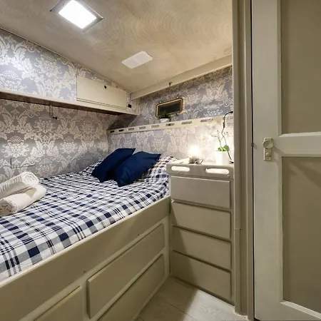 Houseboat Isurus Quinto